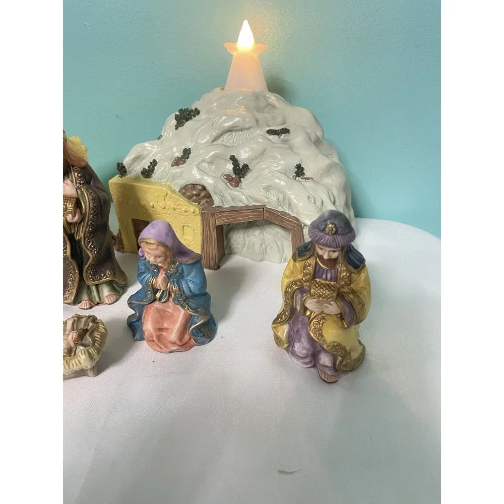 Vintage House of Lloyd Christmas Around The World Bethlehem Lighted Nativity '93